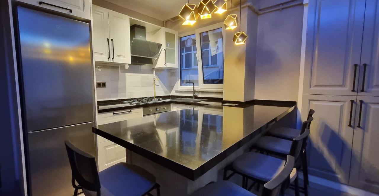 Tam Merkezde Yepyeni Bir Daire Istanbul Exterior foto
